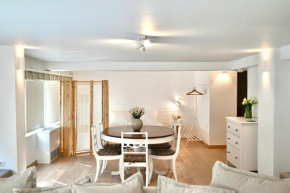 Bright and comfy apartment in the heart of Athens